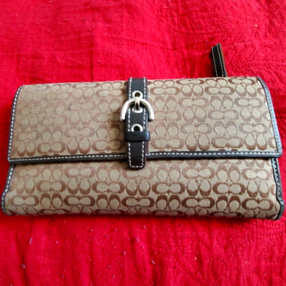 Coach wallet w/checkbook holder